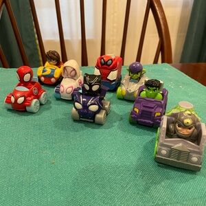 Spidey Amazing Friends, 8 cars!